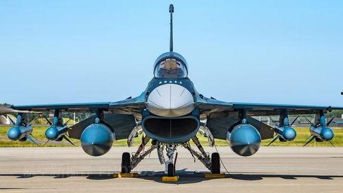 国产飞机掉链子视频播放,视频揭秘故障瞬间  第2张