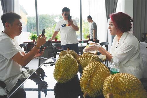 国产榴莲小视频,短视频里的热带风情与味蕾诱惑 第1张 国产榴莲小视频,短视频里的热带风情与味蕾诱惑 第1张